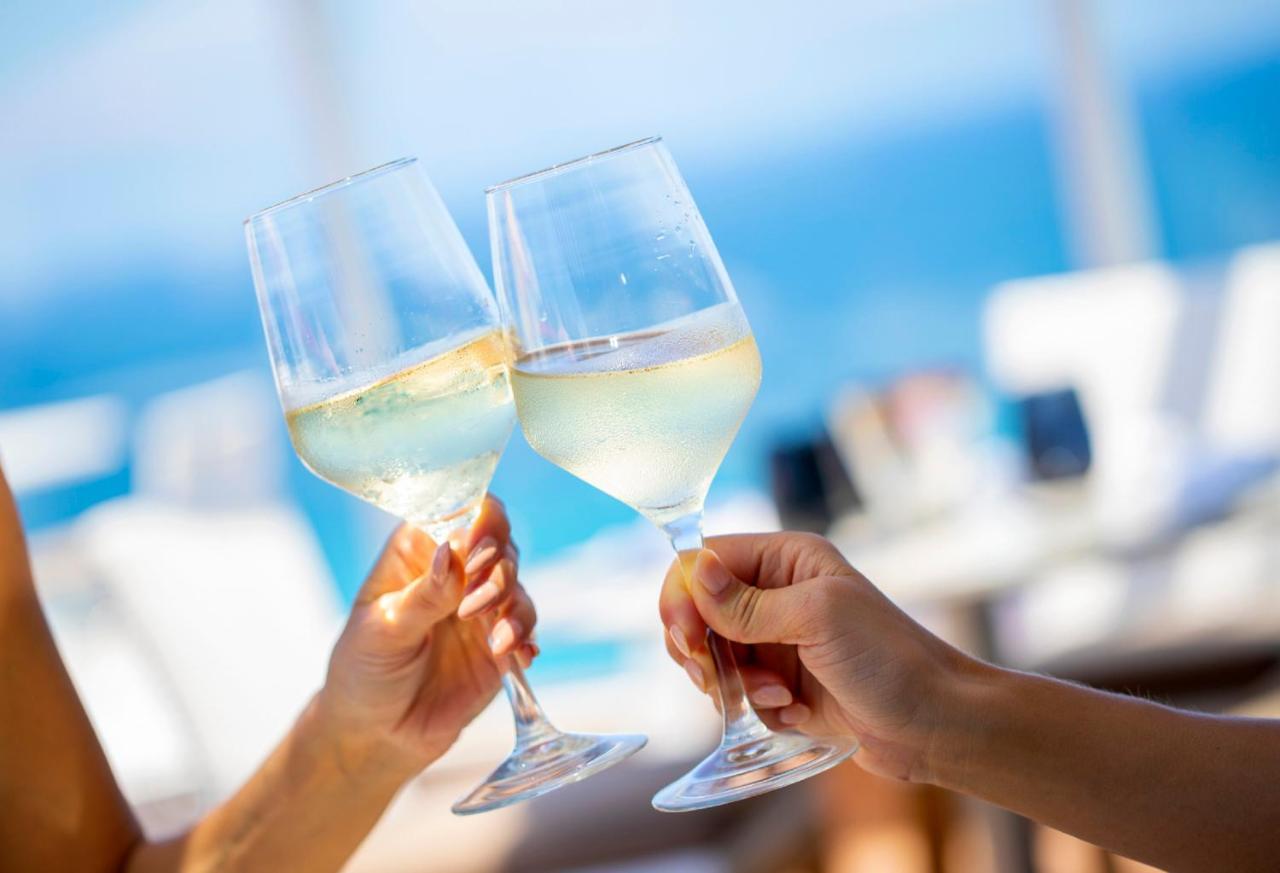 Royalton Chic Cancun, An Autograph Collection All-Inclusive Resort - Adults Only Εξωτερικό φωτογραφία Two wine glasses