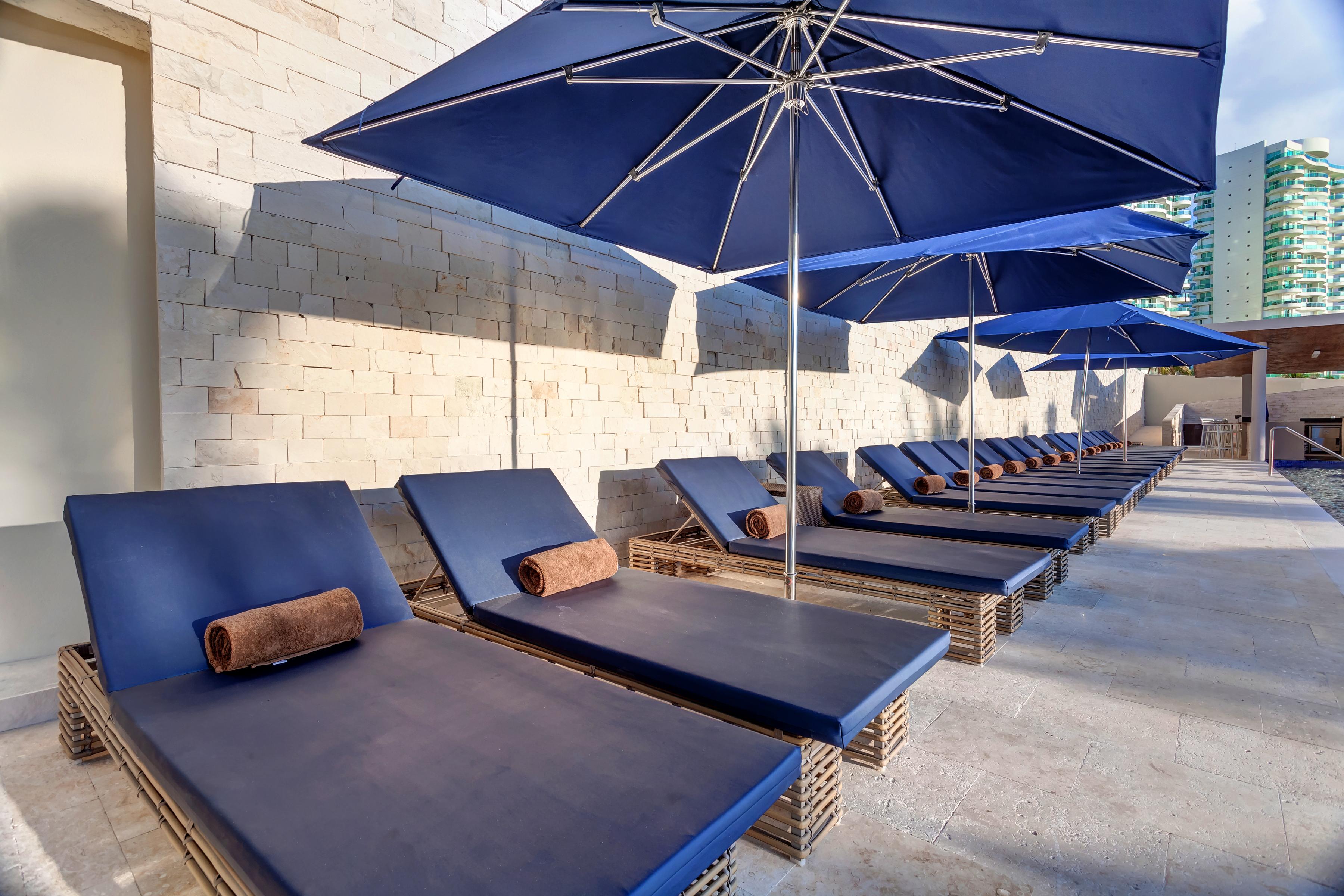 Royalton Chic Cancun, An Autograph Collection All-Inclusive Resort - Adults Only Εξωτερικό φωτογραφία The pool at the Hotel Zags